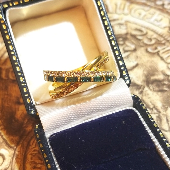 NEW Gold Vermeil Crossover Crystal Band Ring - Picture 6 of 8